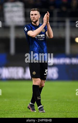 Milan, Italie. 20 février 2022. Milan Skriniar du FC Internazionale gestes à la fin de la série Un match de football entre le FC Internazionale et l'US Sassuolo. Credit: Nicolò Campo/Alay Live News Banque D'Images