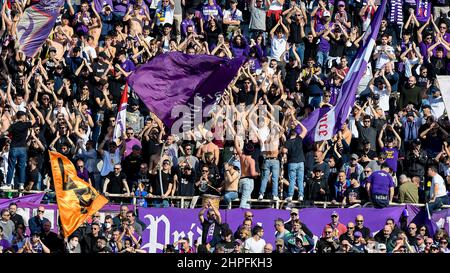 Florence, Italie. 20th févr. 2022. Les supporters de Fiorentina pendant le football Serie A match, Stadio Artemio Franchi, Fiorentina v Atalanta, 20 février 2022 (photo d'AllShotLive/Sipa USA) Credit: SIPA USA/Alay Live News Banque D'Images