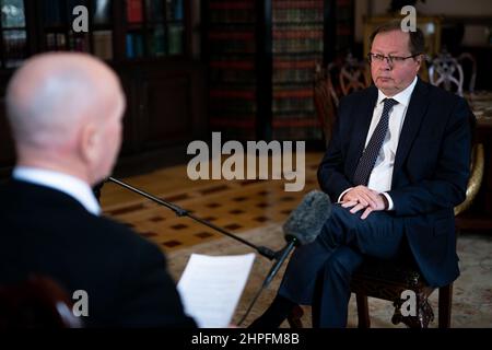 Ambassadeur de la Fédération de Russie auprès du Royaume-Uni Andrei Kelin lors d'un entretien avec l'AP à la résidence officielle de l'ambassadeur de Russie à Londres. Date de la photo: Lundi 21 février 2022. Banque D'Images