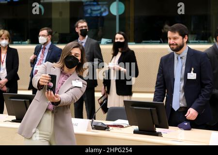 Bruxelles, Belgique. 21st févr. 2022. Konstantinos Baginetas, Secrétaire général grec de la politique agricole, arrive au Conseil "Agriculture et pêche" à Bruxelles, Belgique, du 21 au 28 février 2022. Crédit: ALEXANDROS MICHAILIDIS/Alamy Live News Banque D'Images