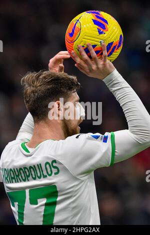 Milan, Italie. 20th févr. 2022. Giorgos Kyriakopoulos (77) de Sassuolo vu dans la Serie Un match entre Inter et Sassuolo à Giuseppe Meazza à Milan. (Crédit photo : Gonzales photo/Alamy Live News Banque D'Images