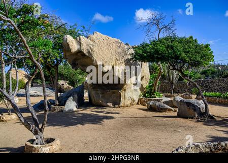 Un parc sur l'île des Caraïbes d'Aruba aux formations rocheuses de Casibari Banque D'Images