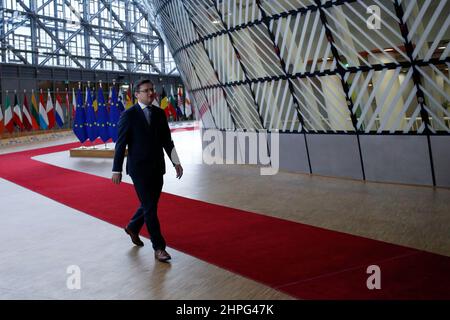 Bruxelles, région de Bruxelles-capitale, Belgique. 21st févr. 2022. Dmytro KULEBA, ministre des Affaires étrangères de l'Ukraine, arrive à une réunion des ministres des Affaires étrangères de l'Union européenne (UE) au siège du Conseil de l'UE à Bruxelles, Belgique, le 22 février 2022. (Credit image: © Valeria Mongelli/ZUMA Press Wire) Banque D'Images