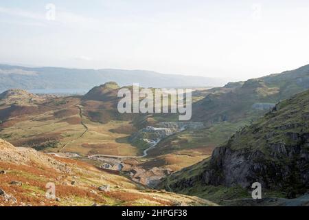 Carrière sur les pentes de l'ancien homme de Coniston au-dessus de la vallée des mines de cuivre Coniston le Lake District Cumbria Angleterre Banque D'Images