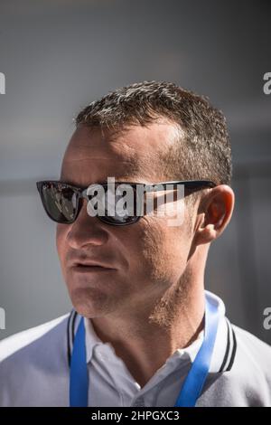 Thomas Voechler, ancien pro rider vu à la fin de la course.Nairo Quintana, chef de l'équipe Arkea-Samsic, est le vainqueur de la dernière étape du Tour 06-83 entre Villefranche-sur-Mer et Blausasc. Guillaume Martin, de l'équipe Cofidis, a terminé deuxième à 01'21'' et Thibaut Pinot, de l'équipe Groupama-FDJ, troisième à 01'30''. Colombien Nairo Quintana (équipe Arkea Samsic) remporte la classification globale du Tour du Var et des Alpes-Maritimes 2022 devant le Belge Tim Wellens (équipe Lotto Soudal) et le pilote français Guillaume Martin (équipe Cofidis). Banque D'Images