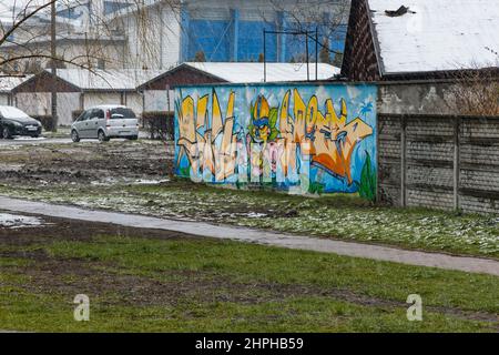 Zawiercie, Pologne - avril 2021 : peinture d'art de rue sur les murs des garages Banque D'Images