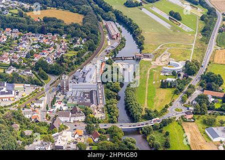 Vue aérienne, Waterworks Westphalie GmbH et la centrale électrique de Langschede sur la rivière Ruhr, domaine industriel Ardeyer Straße, Fröndenberg tow Banque D'Images