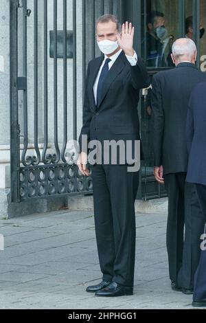 Madrid, Espagne. 21st févr. 2022. Le roi Felipe d'Espagne arrive au Théâtre Royal pour présider le gala inaugural commémorant les événements du V centenaire de la mort d'Antonio de Nebrija, à Madrid. (Photo par Atilano Garcia/SOPA Images/Sipa USA) crédit: SIPA USA/Alay Live News Banque D'Images