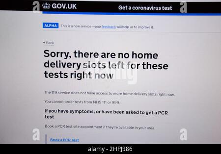 Manchester, Royaume-Uni, 22nd février 2022. Les médias britanniques rapportent que les tests de débit latéral de Covid-19 ou de Corona ou du coronavirus sont en cours de rationner. Aucun test de débit latéral par poste n'est disponible sur le site Web du gouvernement. Les restrictions Covid et les tests de masse gratuits se terminont en Angleterre le 1st avril. Crédit : Terry Waller/Alay Live News Banque D'Images