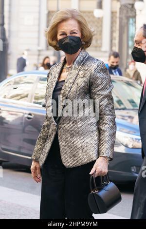 La reine Sofia arrive aux prix du patronage ibéro-américain de la Fondation Callia à la Real Academia de Bellas Artes de San Fernando à Madrid. Banque D'Images