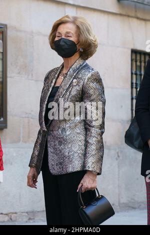 La reine Sofia arrive aux prix du patronage ibéro-américain de la Fondation Callia à la Real Academia de Bellas Artes de San Fernando à Madrid. Banque D'Images