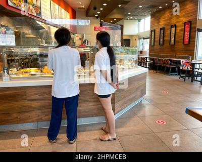 Orlando, FL USA - novembre 18 2020 : l'intérieur d'un restaurant chinois rapide Panda Express à Orlando, Floride. Banque D'Images