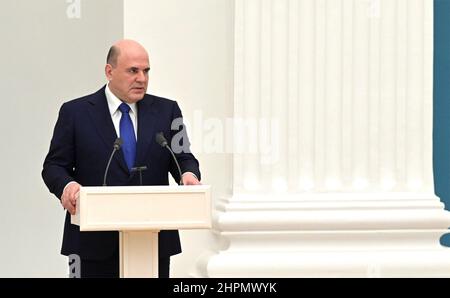 Moscou, Russie. 21st févr. 2022. Le Premier ministre russe Mikhail Mishustin s'adresse à une réunion en face à face du conseil de sécurité nationale russe pour discuter de la reconnaissance des régions ukrainiennes de Donetsk et de Lugansk au Grand Palais du Kremlin, le 21 février 2022 à Moscou, en Russie. Crédit: Aleksey Nikolskyi/Kremlin Pool/Alay Live News Banque D'Images