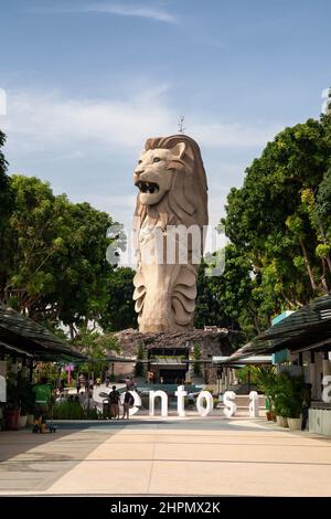 Singapour - septembre 2010 : symbole Merlion de Singapour dans le parc d'attractions de l'île de Sentosa Banque D'Images