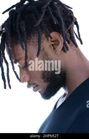 Un portrait de profil d'un homme afro-américain. Banque D'Images