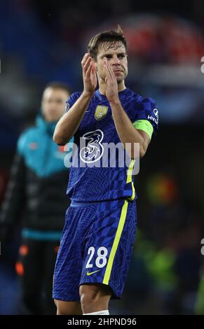 Londres, Angleterre, le 22nd février 2022. Cesar Azpilicueta de Chelsea applaudit les fans lors du match de la Ligue des champions de l'UEFA au Stamford Bridge, Londres. Le crédit photo devrait se lire: Paul Terry / Sportimage Banque D'Images