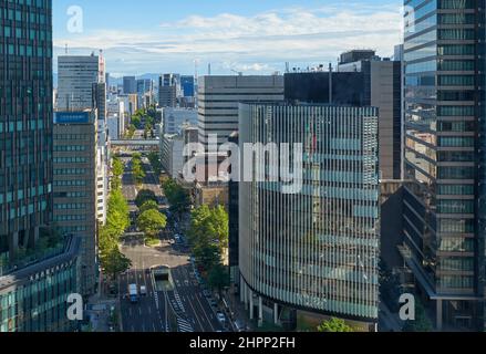 Nagoya, Japon - 22 octobre 2019 : vue depuis la tour de la gare JR Nagoya jusqu'à l'avenue Sakura dori et le bâtiment Dai Nagoya. Nagoya. Japon Banque D'Images