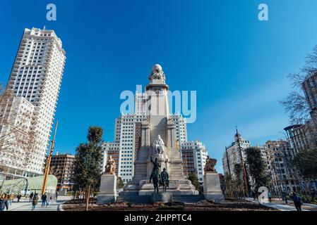 Madrid, Espagne - février 5 2022 : la Plaza de Espana ou la place d'Espagne est une grande place et une destination touristique populaire située dans le centre de Madrid. Il a des fonctions Banque D'Images