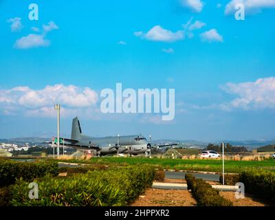 Breguet BR.1150 Atlantique de la Marine française à l'aéroport de Paphos. C'est un avion de patrouille de base avec un équipage de 10/12 personnes Banque D'Images