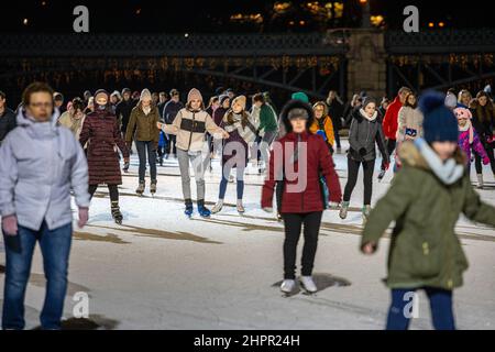 Budapest. 22nd févr. 2022. La journée hongroise de patinage est célébrée à Budapest, en Hongrie, le 22 février 2022. Credit: Marton Csanadi/Xinhua/Alamy Live News Banque D'Images