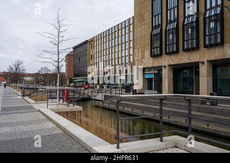 Die Kieler Innenstadt UM die Holstenstraße im Jan 2022 wegen der Corona-Vorschriften nur wenig frequenert Banque D'Images