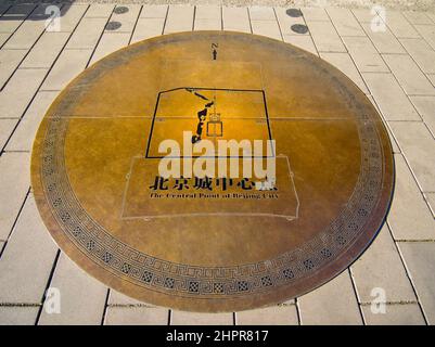 Plaque marquant le point central de Beijing. Chine la ville de Beijing est située au sud du pavillon Wanchun, dans le parc Jingshan. C'est le cas Banque D'Images