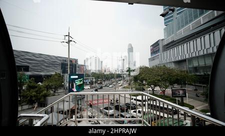 Tour de RS Skywalk Cross Bridge Ratchadapisek Road, DIN Daeng, DIN Daeng Bangkok Thaïlande Banque D'Images