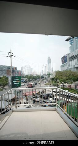 Tour de RS Skywalk Cross Bridge Ratchadapisek Road, DIN Daeng, DIN Daeng Bangkok Thaïlande Banque D'Images