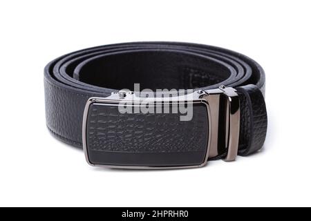 Ceinture en cuir noir avec boucle automatique isolée sur blanc Banque D'Images