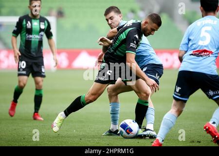 Melbourne, Australie, 23 février 2022. Dylan Pierias de Western United contrôle le ballon lors du match De football A-League entre Western United et le FC de Sydney à l'AAMI Park le 23 février 2022 à Melbourne, en Australie. Crédit : Dave Helison/Speed Media/Alamy Live News Banque D'Images