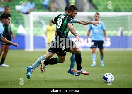 Melbourne, Australie, 23 février 2022. Joshua Risdon de Western United contrôle le ballon lors du match De football A-League entre Western United et le FC de Sydney à l'AAMI Park le 23 février 2022 à Melbourne, en Australie. Crédit : Dave Helison/Speed Media/Alamy Live News Banque D'Images