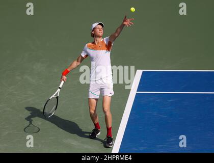 Dubaï, Émirats arabes Unis, 23. Fév. 2022. Jannik, joueur de tennis italien, est en action lors du tournoi des Championnats de tennis duty Free de Dubaï au stade de tennis duty Free de Dubaï, le mercredi 23February 2022., © Juergen Hasenkopf / Alamy Live News Banque D'Images