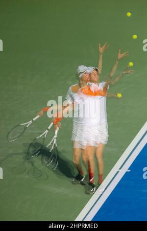 Dubaï, Émirats arabes Unis, 23. Fév. 2022. Jannik, joueur de tennis italien, est en action lors du tournoi des Championnats de tennis duty Free de Dubaï au stade de tennis duty Free de Dubaï, le mercredi 23February 2022., © Juergen Hasenkopf / Alamy Live News Banque D'Images