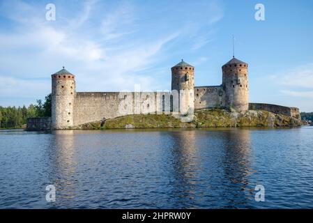 La forteresse suédoise d'Olavinlinna, le jour de juillet. Savonlinna, Finlande Banque D'Images