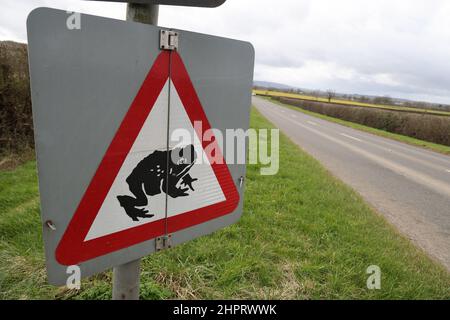 Avertissement signe de grenouilles près de Staunton, Gloucestershire photo par Antony Thompson - Thousand Word Media, PAS DE VENTE, PAS DE SYNDICATION. Contactez pour plus d'informations Banque D'Images