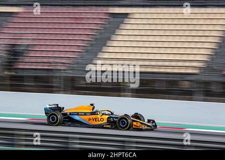 Barcelone, Espagne, 23/02/2022, 04 NORRIS Lando (gbr), McLaren F1 Team MCL36, action lors de la session d'avant-saison avant le Championnat du monde de Formule 1 de la FIA 2022, sur le circuit de Barcelone-Catalunya, du 23 au 25 février 2022 à Montmelo, près de Barcelone, Espagne - photo: Antonin Vincent/DPPI/LiveMedia Banque D'Images