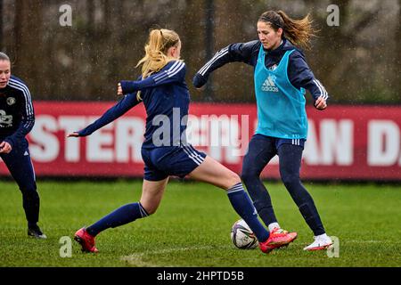 Rotterdam, pays-Bas. 22 février 2022, Rotterdam - (l-r) Pia Rijsdijk de Feyenoord V1 lors de la session de formation à Nieuw Varkenoord le 22 février 2022 à Rotterdam, aux pays-Bas. (Box to Box Pictures/Tom Bode) Banque D'Images