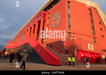 Liverpool, Royaume-Uni. 23rd févr. 2022. Le soleil brille sur Anfield à Liverpool, Royaume-Uni, le 2/23/2022. (Photo de Conor Molloy/News Images/Sipa USA) crédit: SIPA USA/Alay Live News Banque D'Images