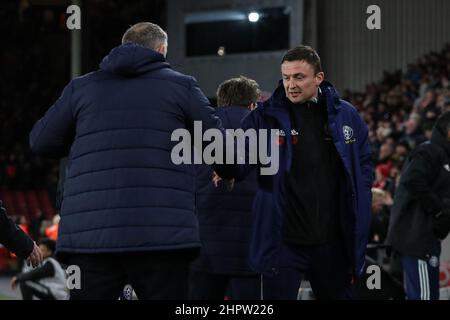 Sheffield, Royaume-Uni. 23rd févr. 2022. Paul Heckingbottom, directeur de Sheffield United, rencontre Tony Mowbray, directeur de Blackburn Rovers, juste avant le lancement à Sheffield, Royaume-Uni, le 2/23/2022. (Photo de James Heaton/News Images/Sipa USA) crédit: SIPA USA/Alay Live News Banque D'Images