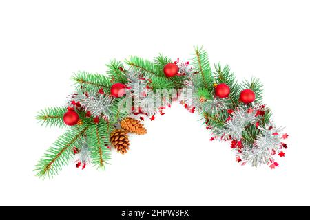 Décoration de Noël boules avec branches de sapin sur fond blanc. Banque D'Images