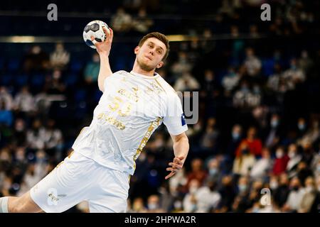 Kiel, Allemagne. 23rd févr. 2022. Handball : Ligue des champions, THW Kiel - Montpellier HB, Groupe Stage, Groupe A, Matchday 12, Wununundino Arena. Nikola Bilyk de Kiel se lance à l'objectif. Credit: Frank Molter/dpa/Alay Live News Banque D'Images