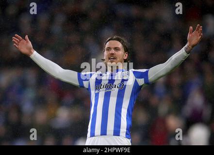 Danny Ward de Huddersfield Town réagit lors du match de championnat Sky Bet au stade John Smith, Huddersfield. Date de la photo: Mercredi 23 février 2022. Banque D'Images