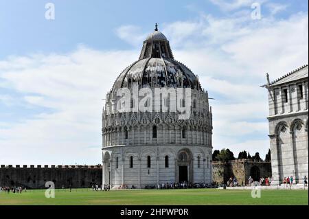 Cathédrale de Battistero, Duomo Santa Maria Assunta et Campanile, Baptistère, site classé au patrimoine mondial de l'UNESCO, Pise, Toscane, Italie Banque D'Images