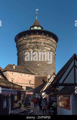 Handwerkerhof avec Frauentorturm, Nuremberg, moyenne-Franconie, Bavière, Allemagne Banque D'Images