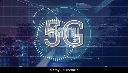Image de l'interface numérique et du texte 5g sur paysage Banque D'Images