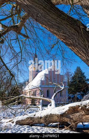 Église du village de Lenne Park Criewen en hiver, Schwedt an der Oder, Parc national de la vallée inférieure de l'Oder, Uckermark, Brandebourg, Allemagne Banque D'Images