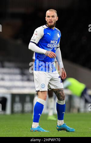 Londres, Royaume-Uni. 23rd févr. 2022. Joe Ward de Peterborough s'est Uni lors du match de championnat EFL Sky Bet entre Fulham et Peterborough s'est Uni à Craven Cottage, Londres, Angleterre, le 23 février 2022. Photo de Carlton Myrie. Utilisation éditoriale uniquement, licence requise pour une utilisation commerciale. Aucune utilisation dans les Paris, les jeux ou les publications d'un seul club/ligue/joueur. Crédit : UK Sports pics Ltd/Alay Live News Banque D'Images