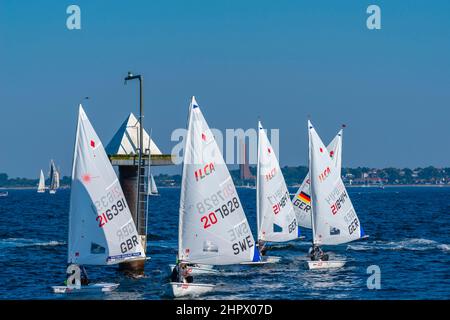 Semaine Kiel, dériveur dans le port olympique de Schilksee, Kiel, Schleswig-Holstein, Allemagne Banque D'Images