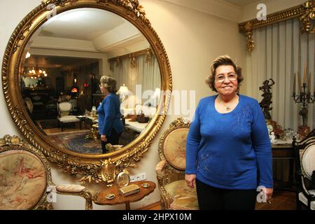 ISTANBUL, TURQUIE - JANVIER 23 : portrait de l'ancienne première dame de Turquie et de l'ancienne femme de l'ancien Premier ministre turc Turgut Ozal, Semra Ozal, le 23 janvier 2006 à Istanbul, Turquie. Banque D'Images