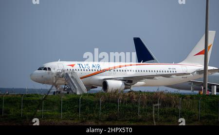 Larnaka, Chypre. 16th févr. 2022. US Airways Airbus A320-214 avec immatriculation VP-CXO à l'aéroport de Larnaka. (Photo par Igor Golovniov/SOPA Images/Sipa USA) crédit: SIPA USA/Alay Live News Banque D'Images